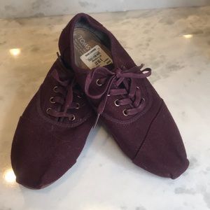 {T o m s} Maroon shoes - 9.5